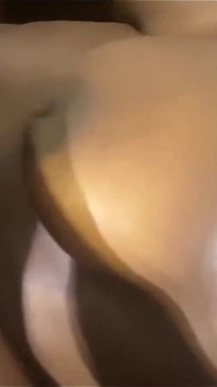 Sexy ebenová čokoládová kůže kotě Sarah Bang její velký zadek na velkého tlustého ptáka