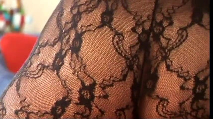 Anal seduction: Alla splendida ragazza piace quando i suoi buchi bagnati vengono...