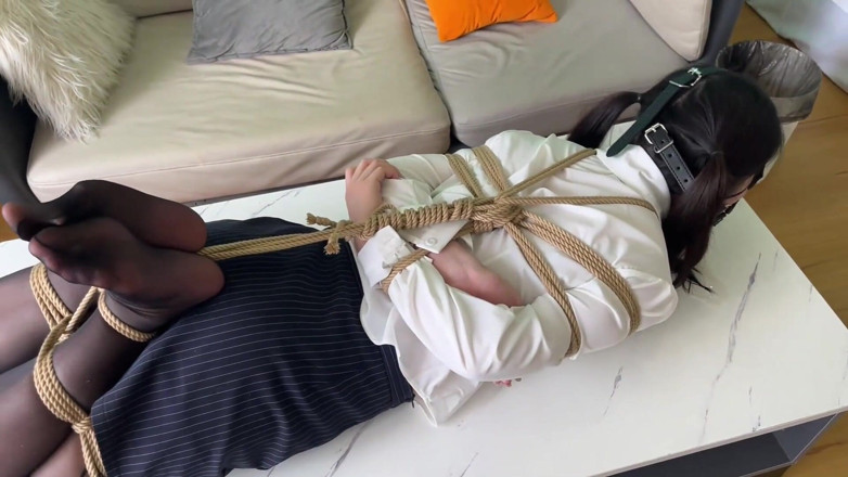 OrangeXXOO: Trénink a urážka mé sexy přítelkyně 04