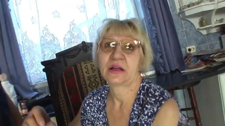 Meet my Pussy: Madura loira puta chupa a ferramenta dura do jovem na...
