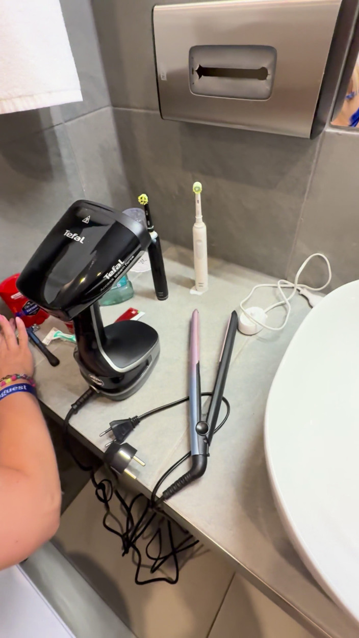 Christy X Taylor: I’m Fucking My Best Friend’s Boyfriend in the Bathroom While...