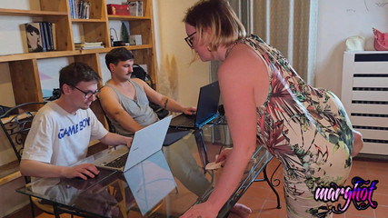 Sexymarghot: Fortnite Oyunu, ateşli üvey anne tarafından rahatsız ediliyor