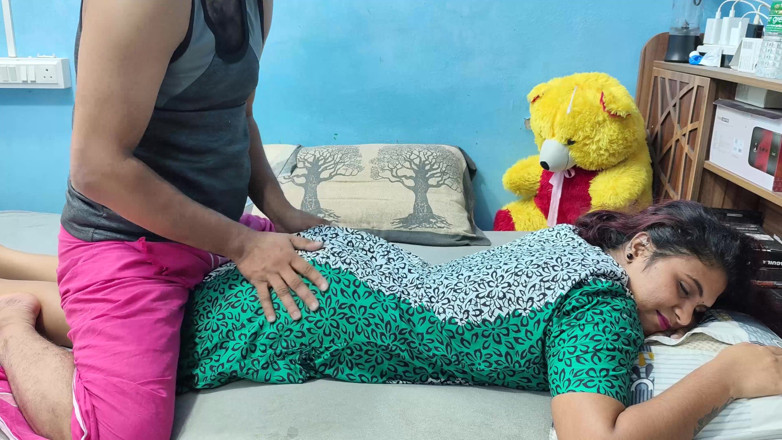 Vaigavarun Feet romance: Mallu heiße ehefrau arsch- und rückenmassage von mallu ehemann heiße...