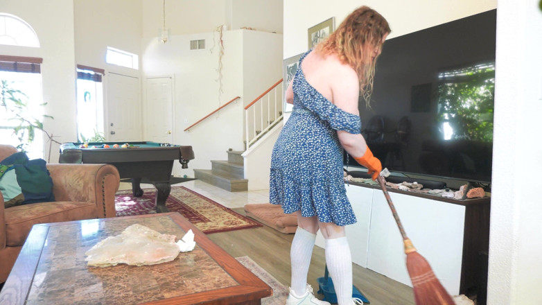 Erin Electra: Best MILF Stepmom Fucks Stepson's Hard Cock While Cleaning in...
