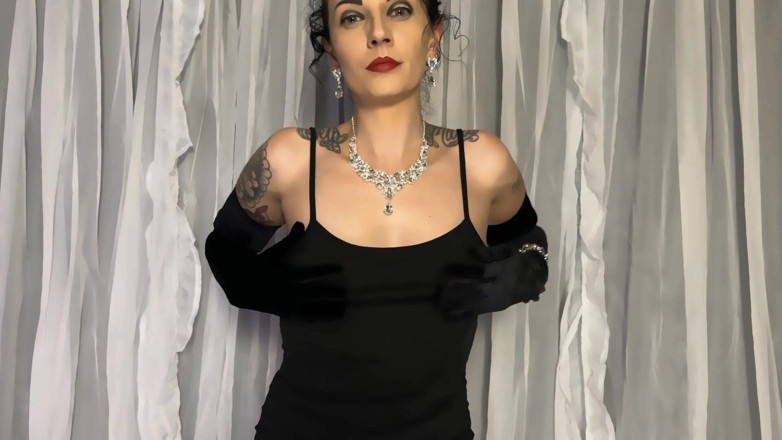 Miss Morticia: 인형