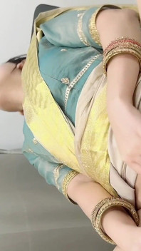 Desi ragazza dildo masturbarsi
