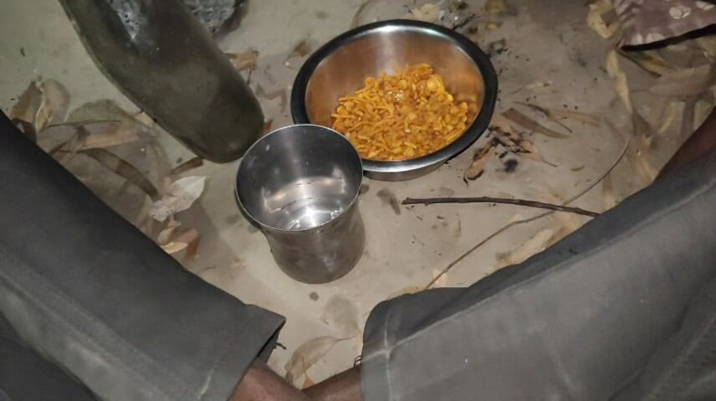 Yousokhona: Drink with a Hot Desi Bhabhi