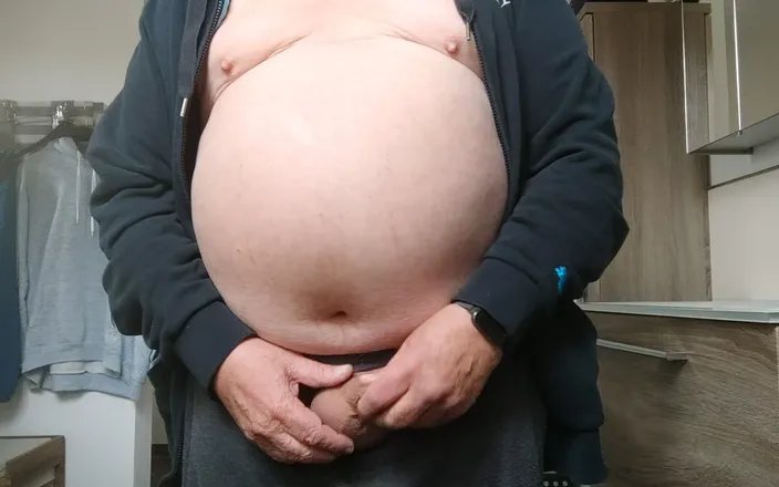 Karlchengeil: Clothed Cockplay After Pissing