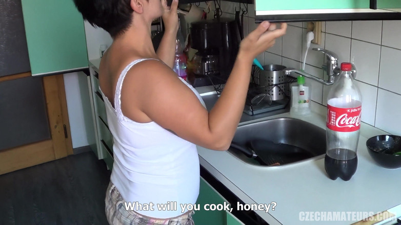 CzechAmateurs: Amatur Czech 51 dubur piquant
