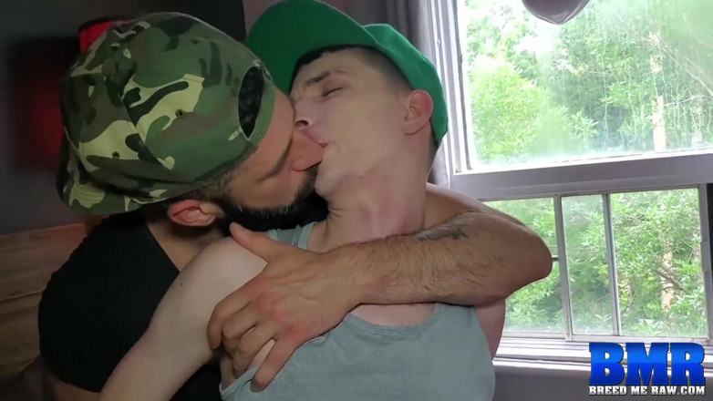 Breed Me Raw: BREEDMERAW - Tattooed Romeo Davis barebacks cute twink