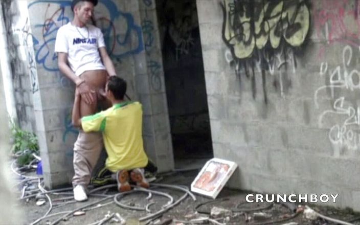 Crunch Boy: Dua pesepakbola muda bercinta di tempat luar ruangan setelah pertandingan