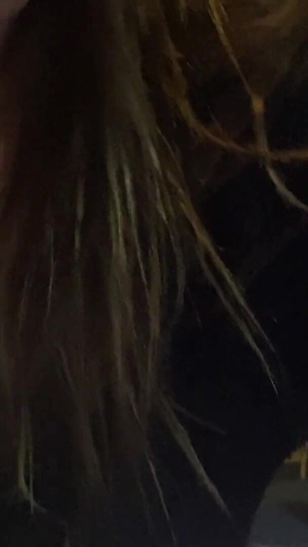 Ldnlt: 吮吸我的朋友僵硬,因为他的女友是无知的