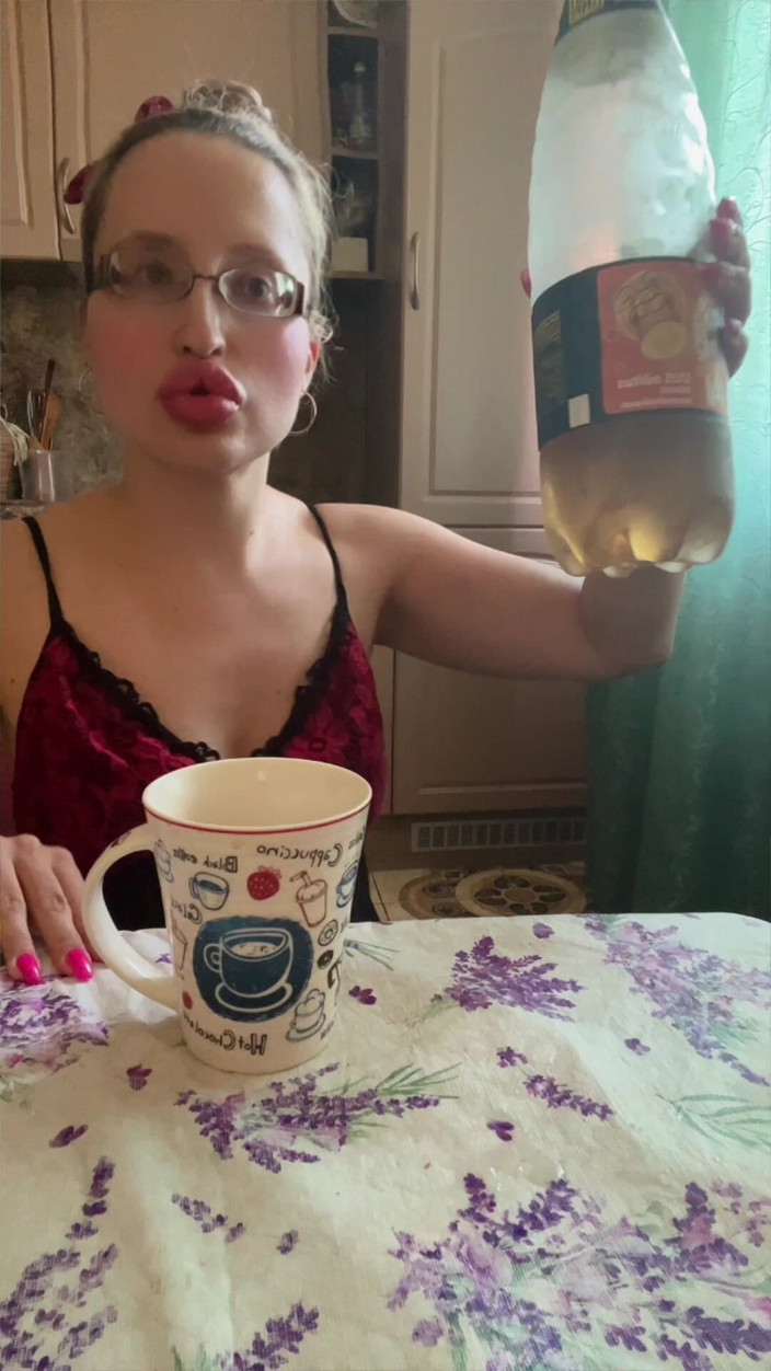 FinDom Goaldigger: रसोई घर में asmr भाग 1 नींबू पानी