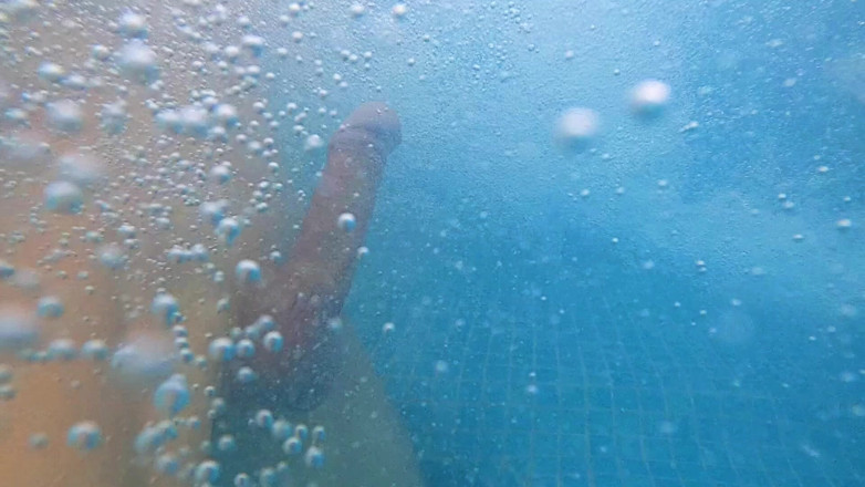 outdoor-fun: Jerk off My Boner in Spa Bubbles in Slowmotion