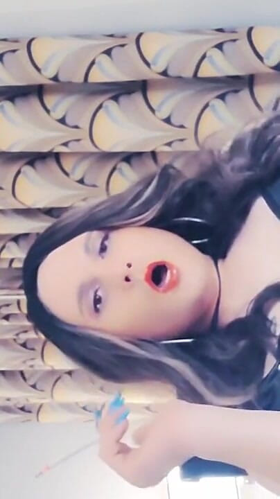Official Kylie Wearing Latex & Smoking Sexy 120s (Bottom Bitches)
