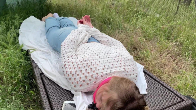 HotPrincessUA: Blondie gefangen genommen: mund geknebelt und gekitzelt