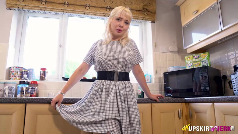 SkirtJerk: Cherry English - It's Heating up