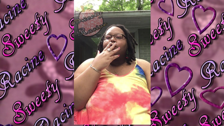 Sweety Racine: Culona fuma afuera