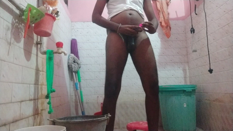 Tamil 10 inches BBC: Desi badkamer