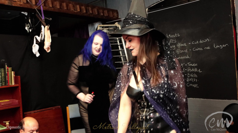Domestic femdom: Het Trick or Treat Voeten-spel