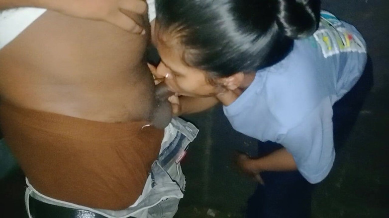 NikiRathod: Dedilhado, Beijando Atrás Do Caminhão Com Divya - Série Boquete