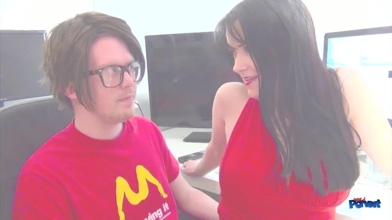 Nerd Pervert: Chantelle Coleman - menghisap zakar wang tunai