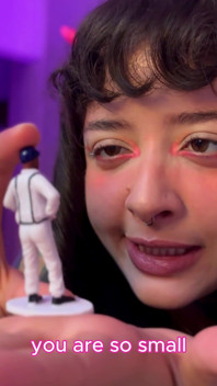 Giantess Upokorzenie wącham cię połykam i miażdżę cię od wewnątrz i inflacji brzucha