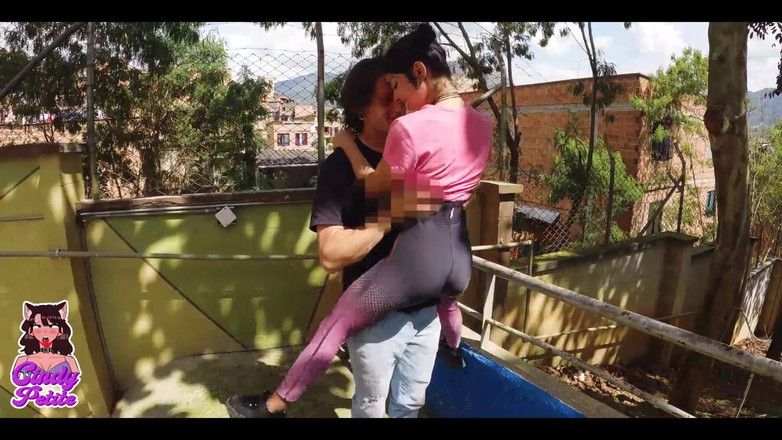 Cindy Luna Petite: Training buiten Ik ken een lange man die me cardio...