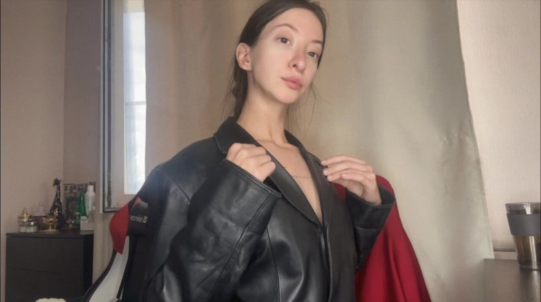 Skinny_lady69: Look Into My Eyes and Don't You Dare Look Away.