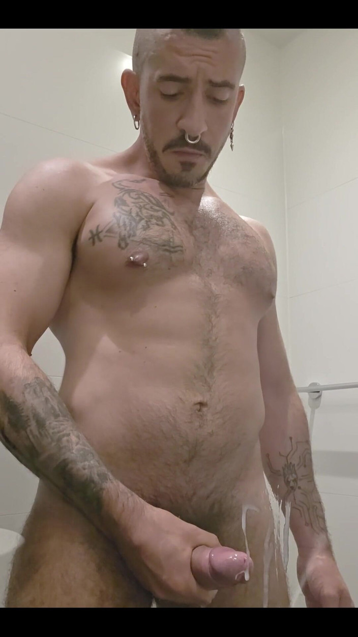 Max Xedephiro: Сьогодні вранці, поки мій хлопець був, у мене було важко і багато бажання, тому я потрапила в душ і відпустила пару