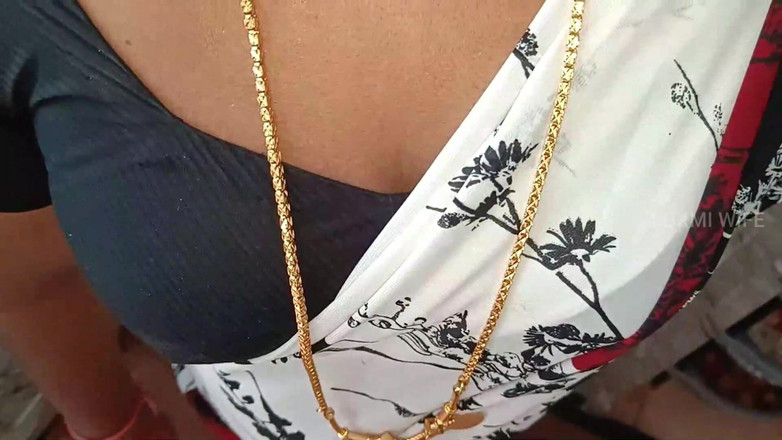 Luxmi Wife: Isteri dapat orgasme puncak yang mengalir dari pepek - 1