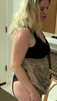 Styvmamma hjälper styvson att stanna hemma i karantän