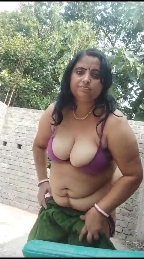 Santoshik25: मैं देसी बंगाली गृहिणी हूं - आओ और मेरा मजा लें