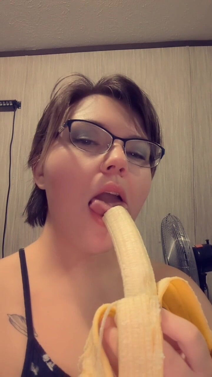 Funhousewife69: Kompilace, jak se potěším svou hračkou šukám a kouřím ji