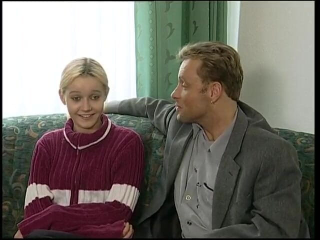 Dirty Teeny: Blond nastolatka robi się naga na castingu w stylu vintage