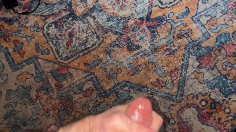 Hairy Wolfe: Külotlu çoraplı evli kıllı kaslı üvey baba azgın şov yapıyor ve penis kıllı...