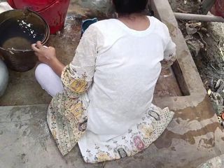 mahihot1: नई भाभी को शॉवर में चोदो।