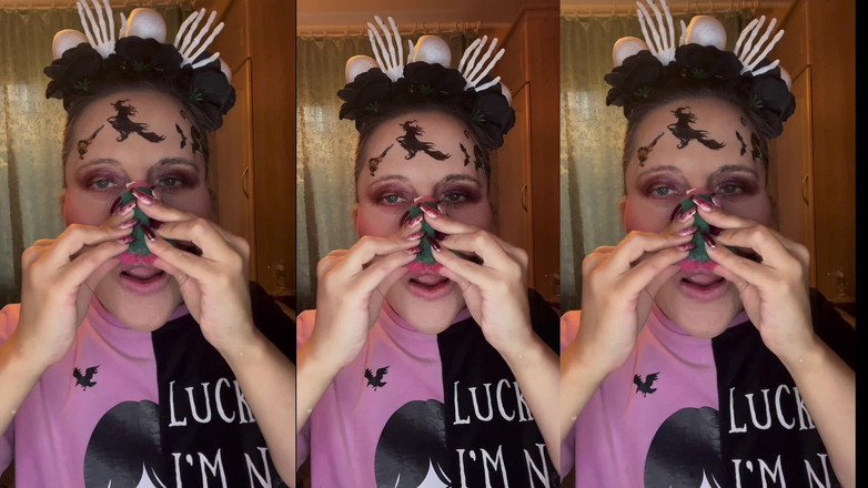 FinDom Goaldigger: बहिन, मैं तुम्हें अपना चश्मा और होंठ चाटूंगा जबकि मैं आपका पैसा खर्च करता हूं