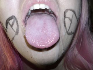Milky Mari: Dirty Cumslut prova muito esperma de preservativos usados - Milky Mari
