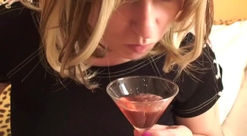 Femdom Austria: Fetishqueen Lucilla You Served a Very Special Aperitif