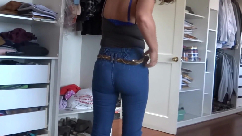 Ardientes69: मेरी पत्नी अपने दोस्तों को अपनी बड़ी गांड दिखाती है ताकि वे हस्तमैथुन कर सकें और उन्हें चोद सकें