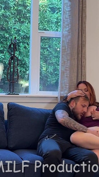 Toy Boy lleva a Rachel Steele a un orgasmo salvaje