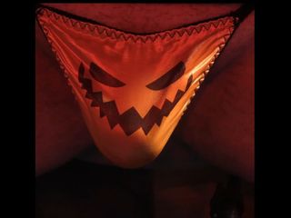 Thongsnpanties: Sissy, string de citrouille en satin