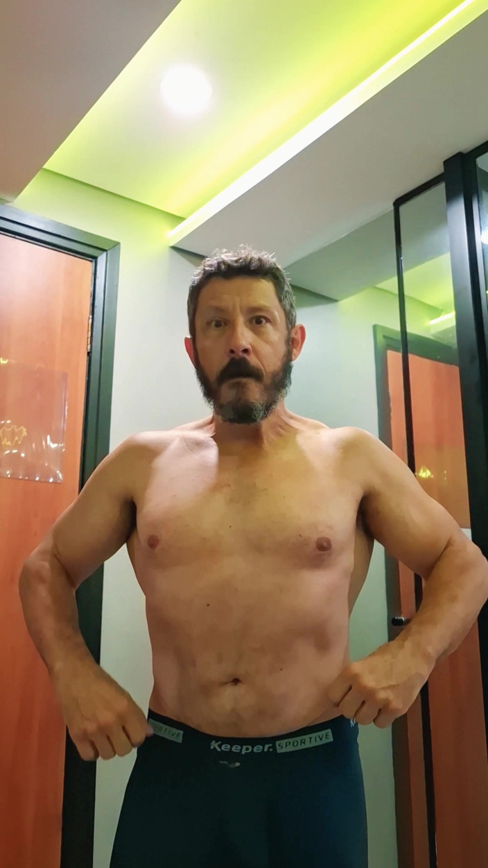 Punchbagplz: Gouine Wrestler - sesja treningowa kultu mięśni POV