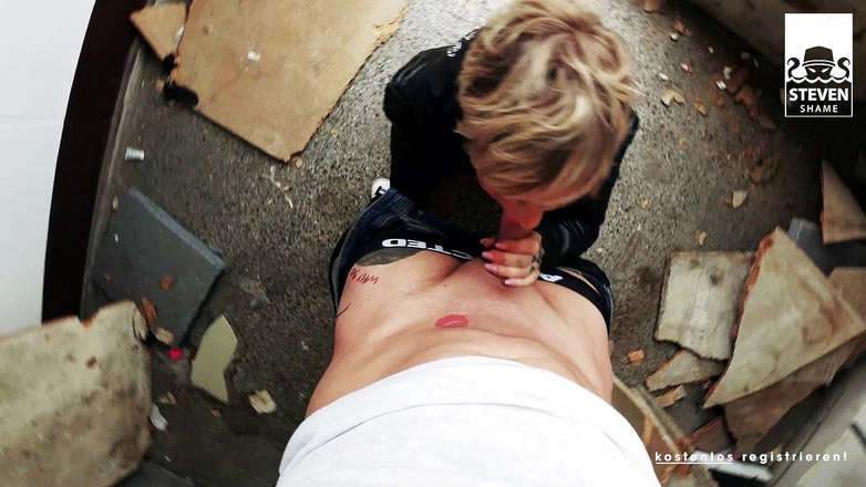 Steven Shame: Mamă sexy slabă Vicky Hundt: este futută în aer liber