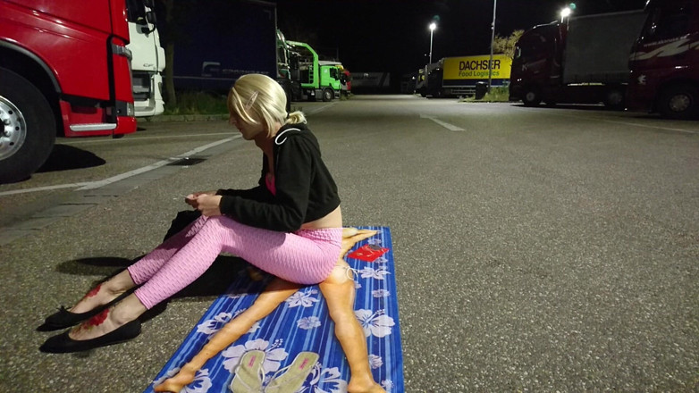 sweetfeet29: trakars dvara nagn