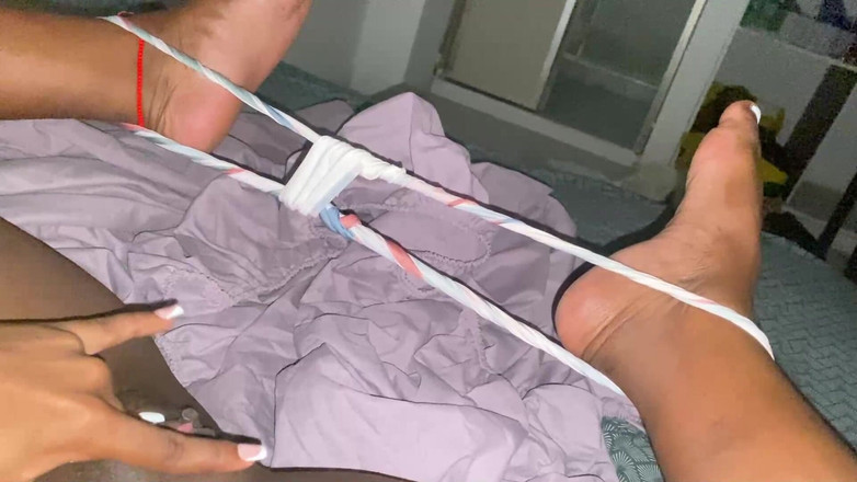 omairaberbatov: Sąsiad wysyła mi wideo masturbuje się w nocy, kiedy jej...