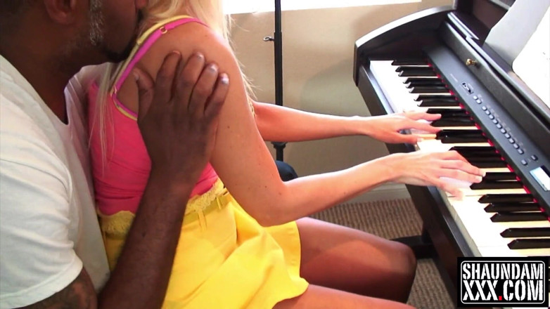 Shaundam: Aulas de piano safadas de Barbi