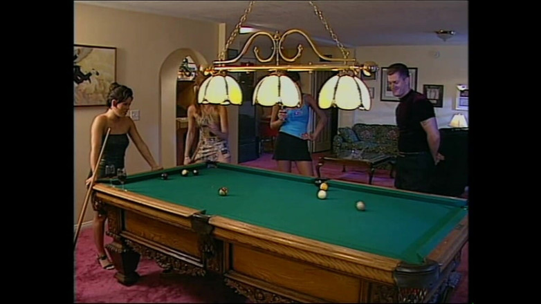 MUSCHI TV - our best full movie: Park Gangbang dla ekshibicjonisty dziwka jęczy za spermę