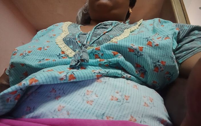 Tamil Anti Uma: Tamil uma ela estava solitária, então eu esfreguei lentamente e...